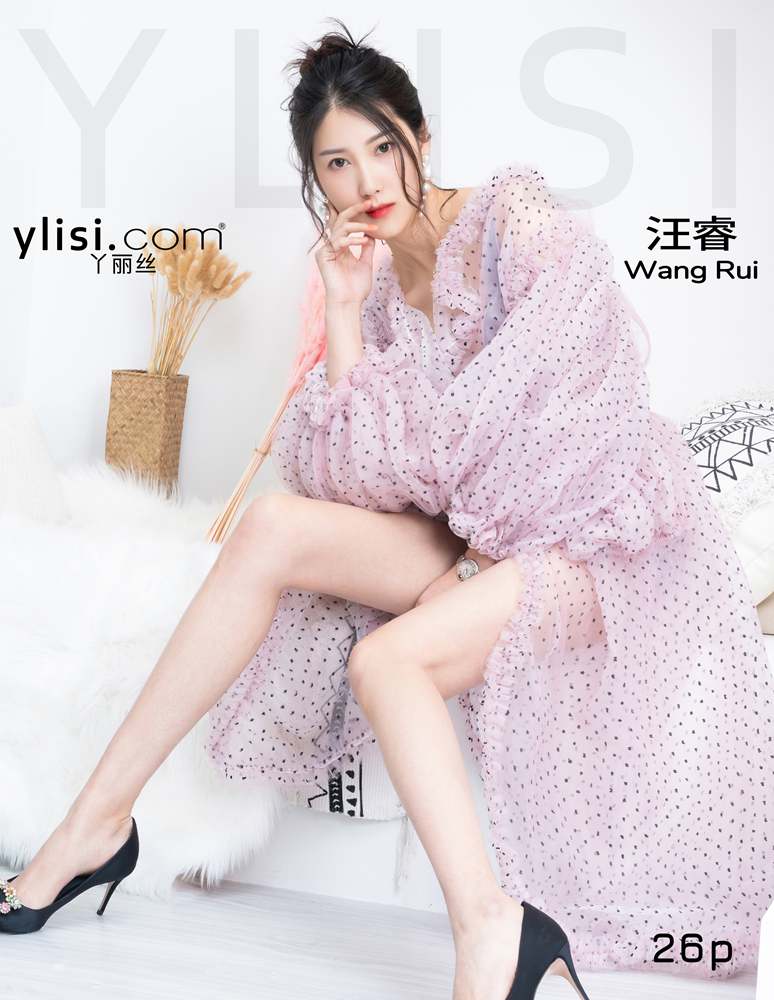 null Wearing a gauze skirt and barefoot 高清写真套图