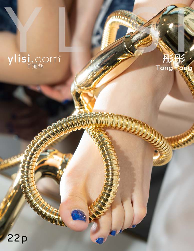 null Golden water pipes wrapped around feet 高清写真套图