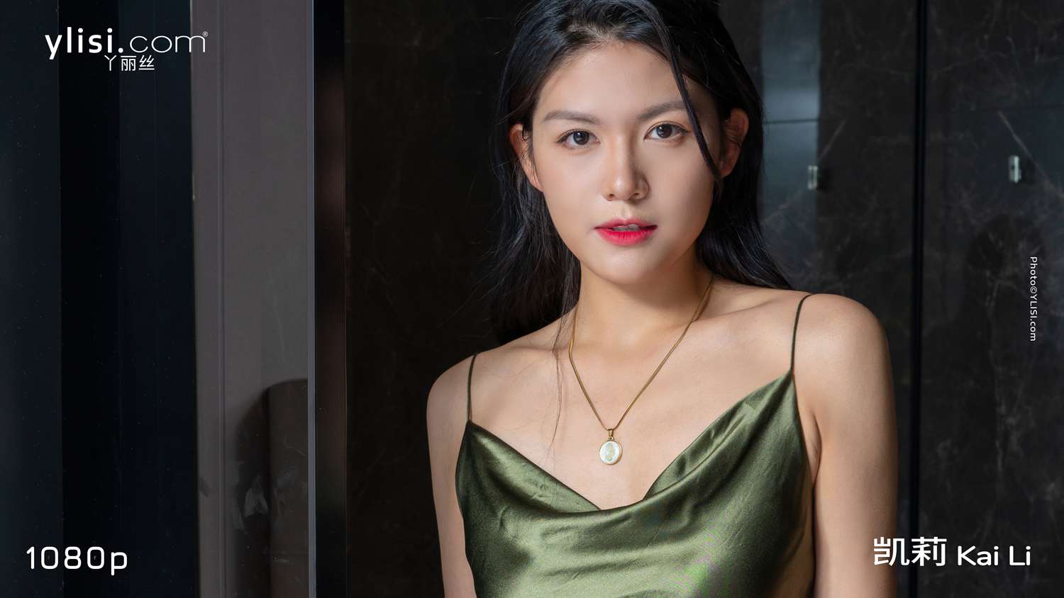 Kai Li Displaying her beautiful feet with ease 高清写真套图