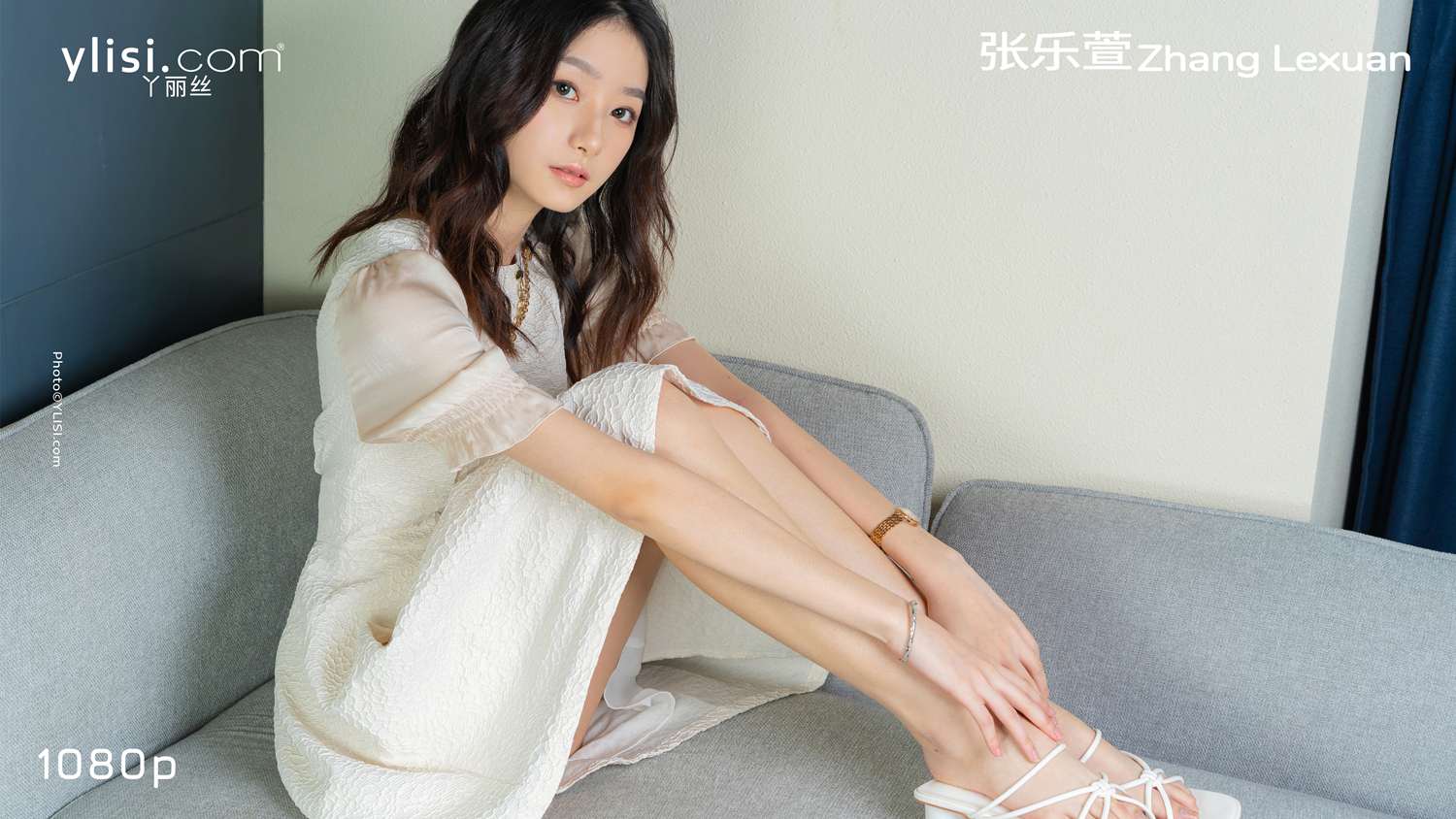 null Lady's white skirt and white sandals 高清写真套图